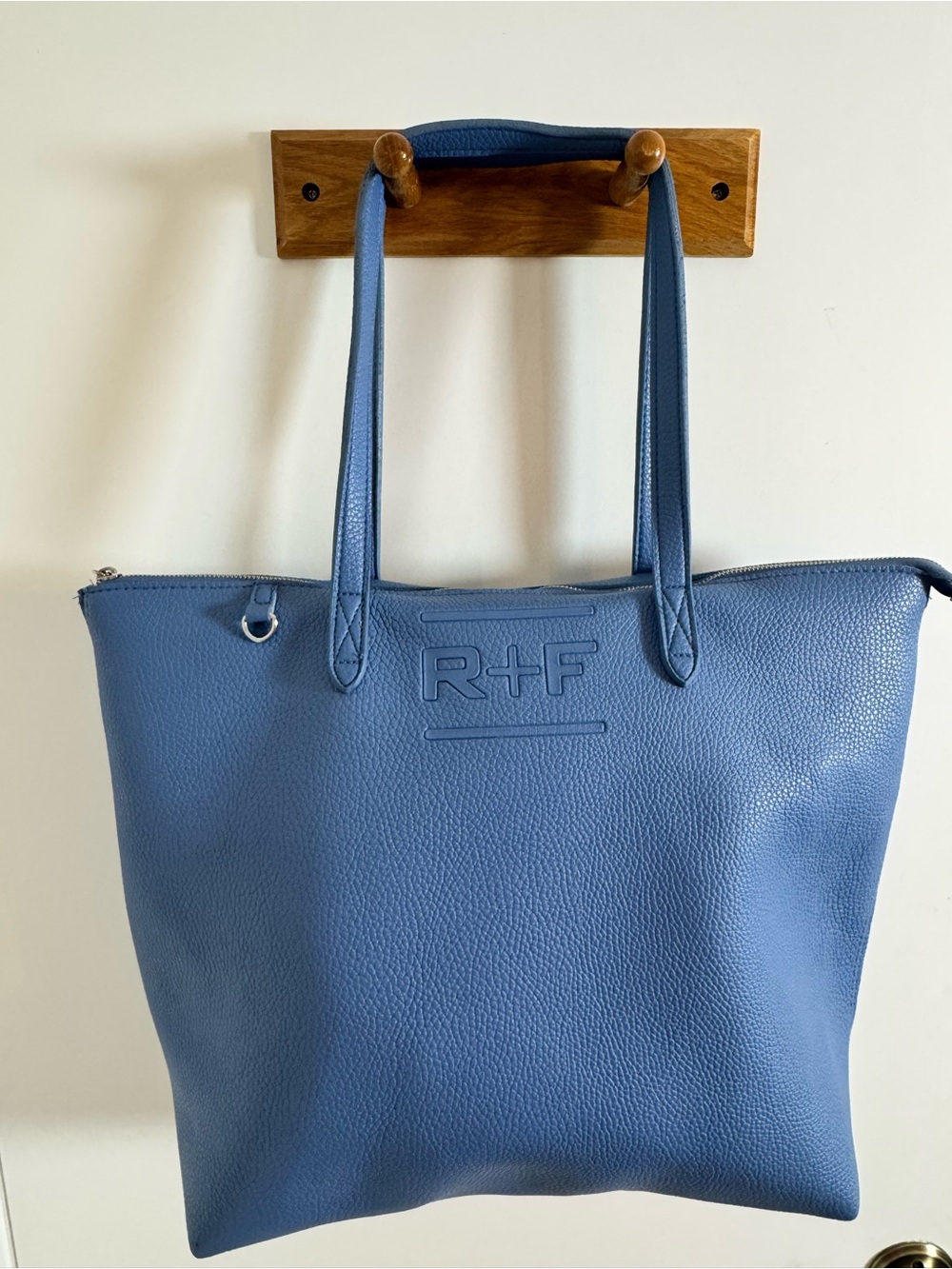 Rodan and Fields/Everyday Pebbled Leather Tote in Dusty Blue